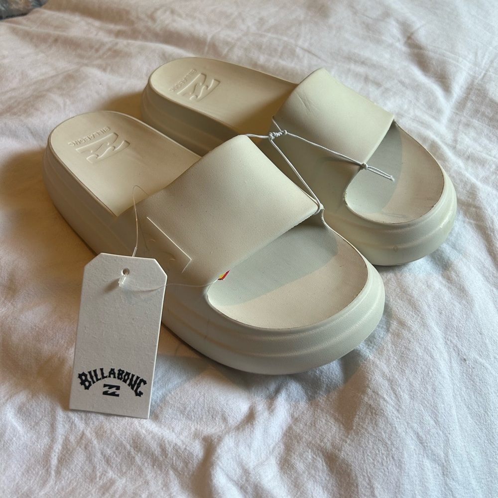 Billabong - Cream Beige White Cushion Slides Sandals Women's Size 9 - Picture 1 of 6